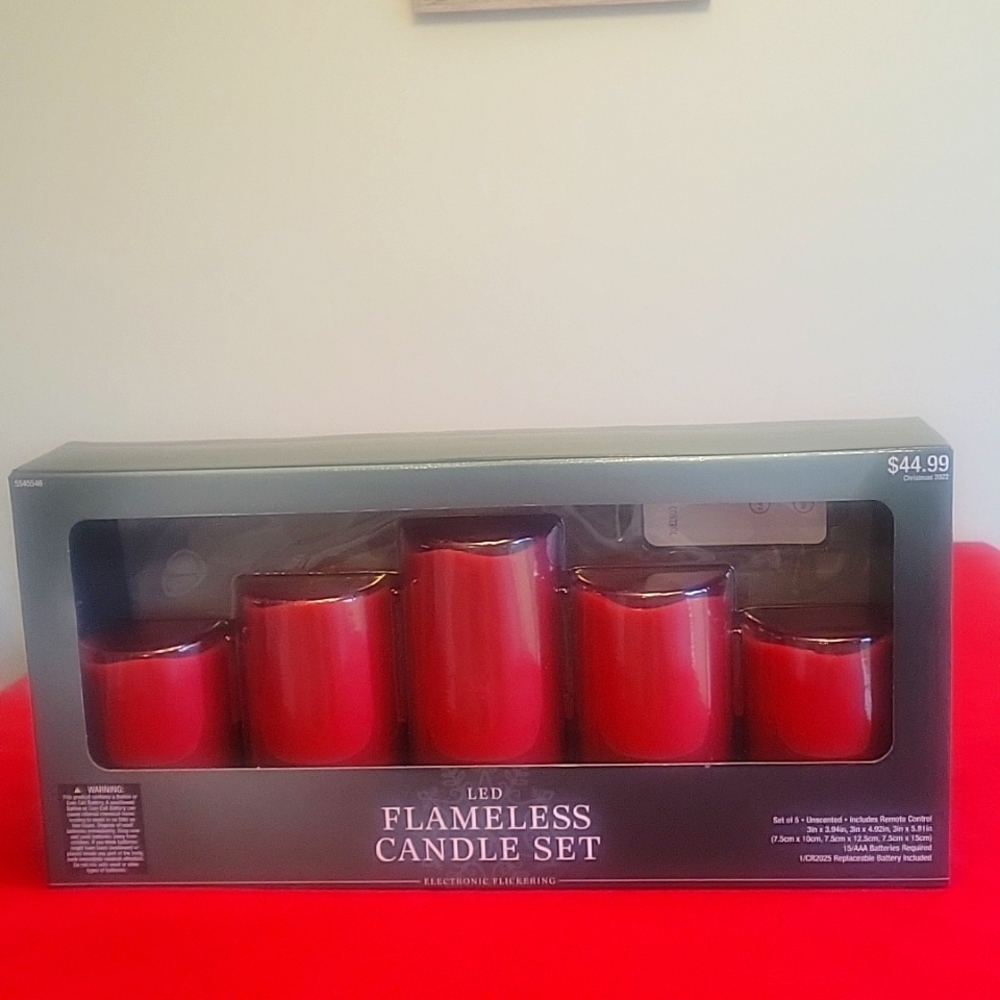 NIB Flameless candle set